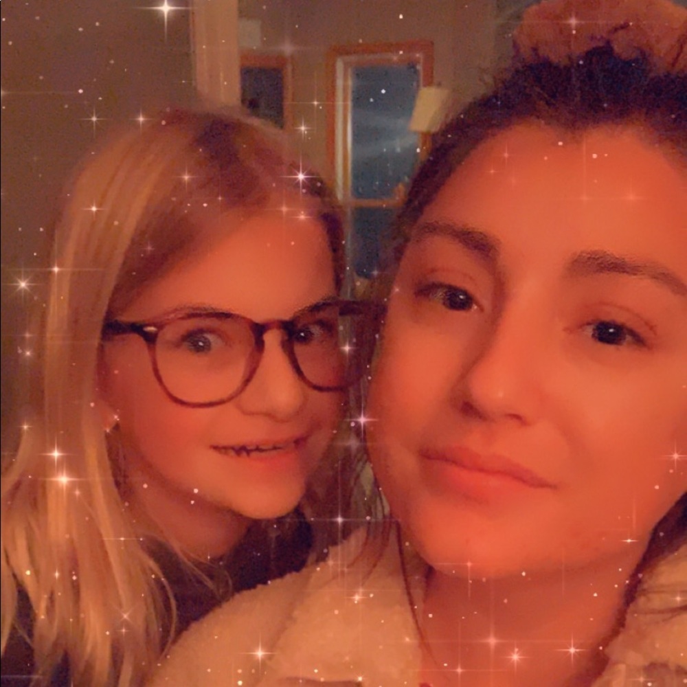 Meet your Posher, Danielle